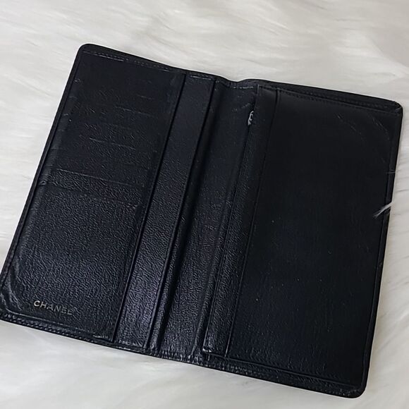 💯 Authentic Chanel Long Wallet 🍀 - Picture 2 of 13